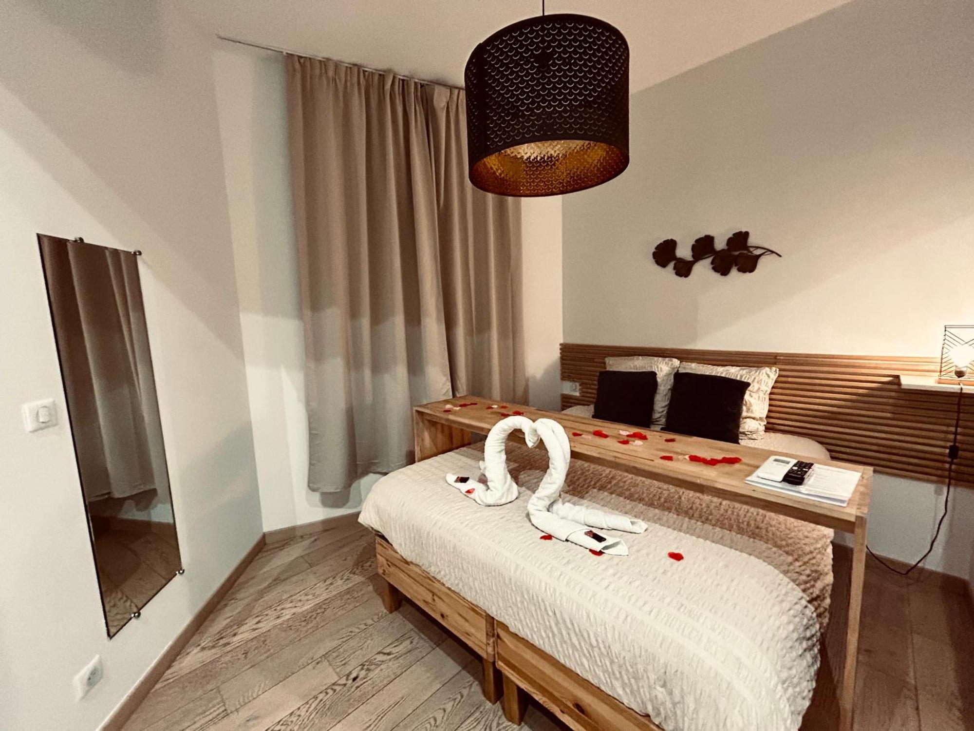 Mieuxqualhotel Jacuzzi Privatif La Parenthese Bordeaux Kültér fotó