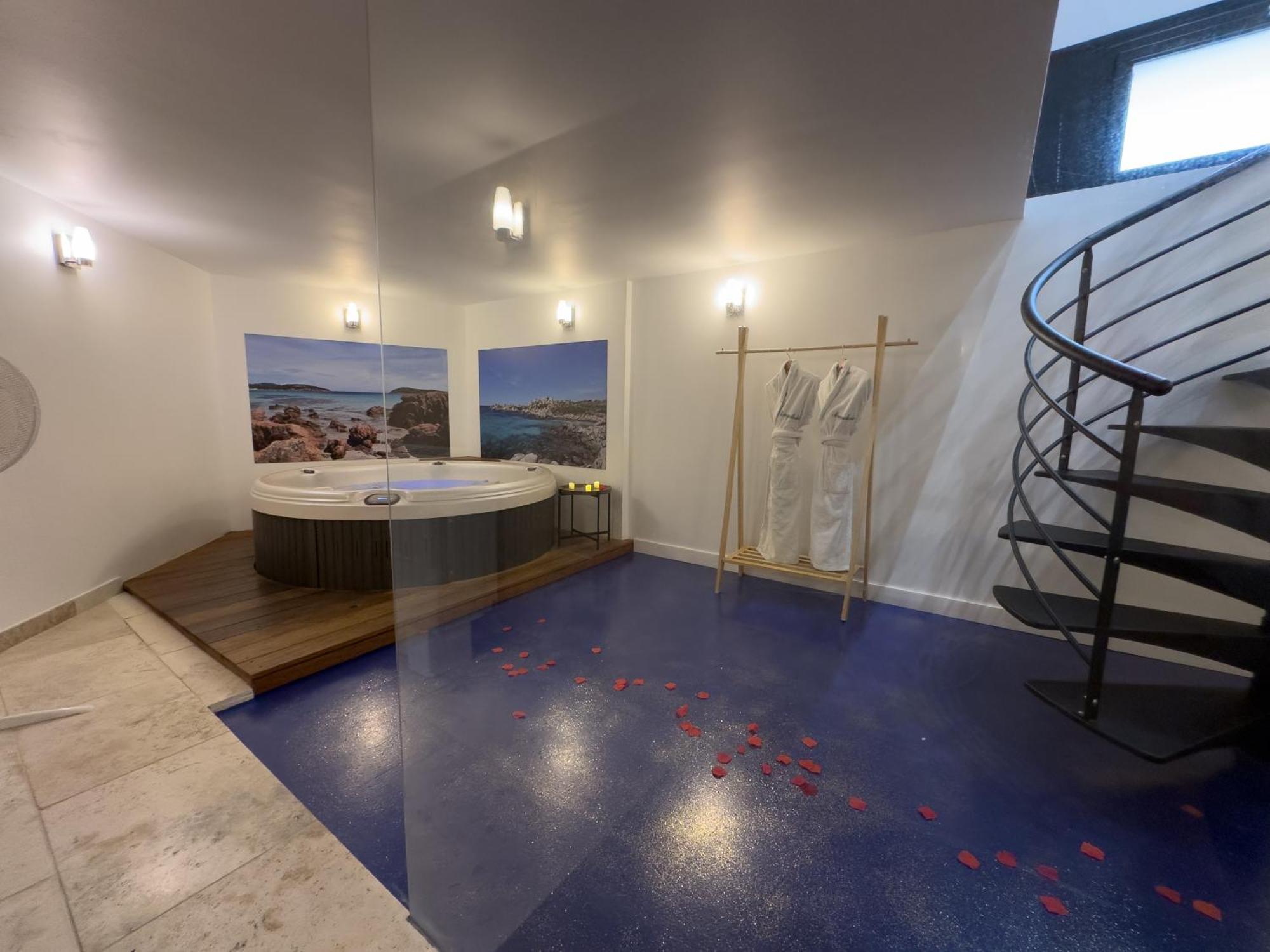 Mieuxqualhotel Jacuzzi Privatif La Parenthese Bordeaux Kültér fotó